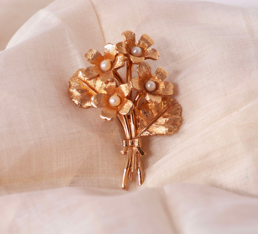 Vintage Gold Tone Flower Brooch with Pearls