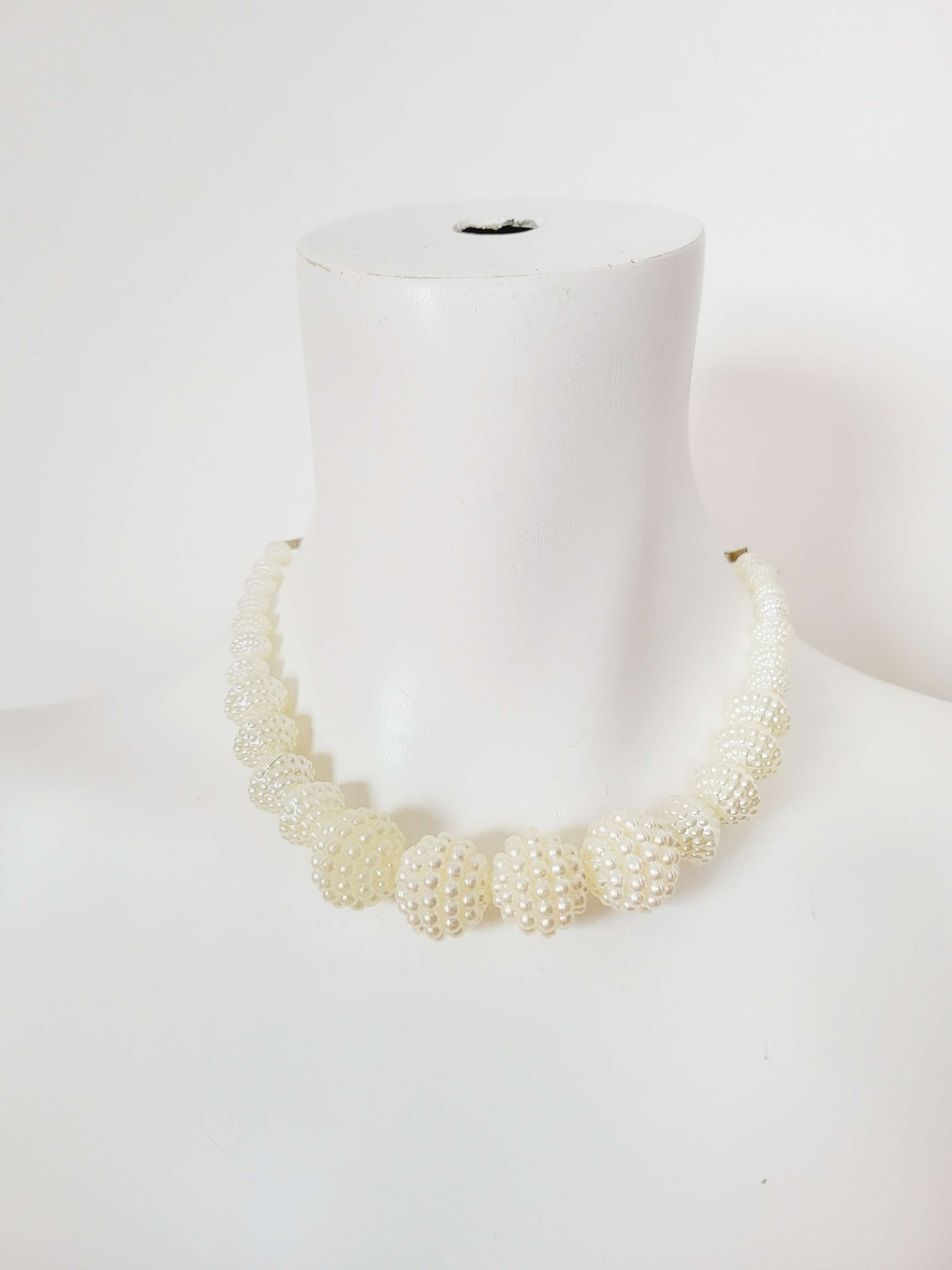 Vintage Textured Plastic Bead Necklace