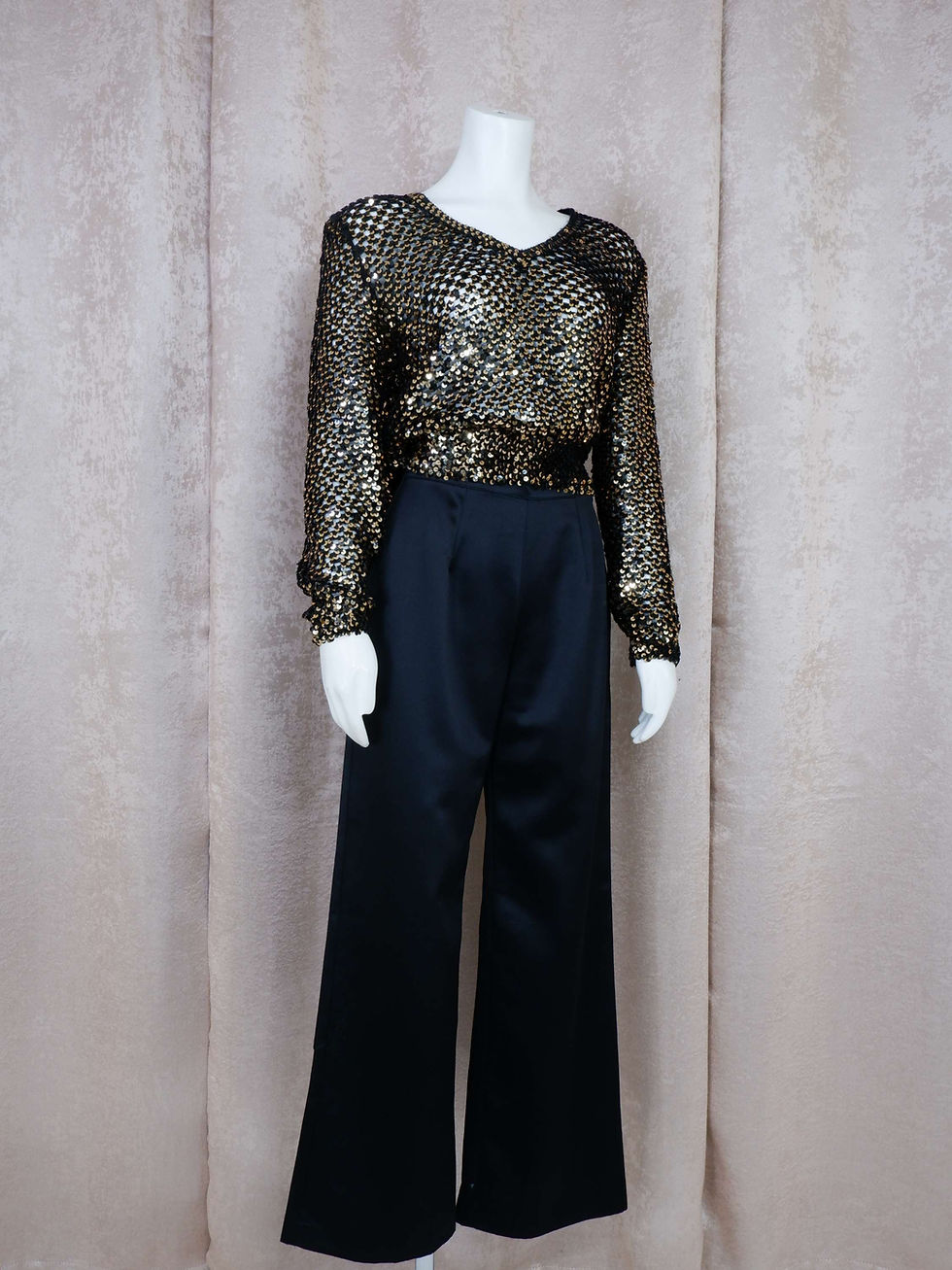 Thumbnail: Vintage Black with Gold Sequin Crop Sweater -M / L