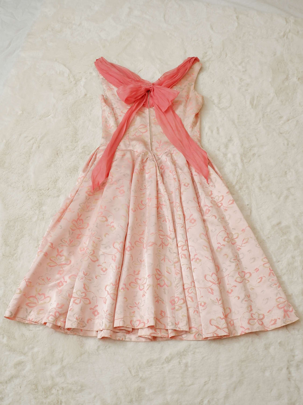 Thumbnail: 1950s Pink Floral Satin Party Dress with Chiffon Bow and Collar -S