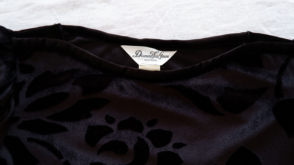 Thumbnail: 1970s Black Velour Dress with Floral Print - M/L