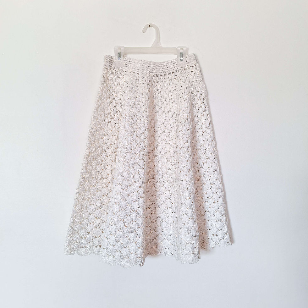 Thumbnail: Vintage 1950s White Woven Raffia Circle Skirt on hanger