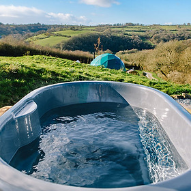 Couples retreat with hot tubs near Welsh coast