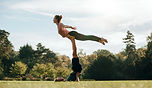 Buiten Acroyoga sessie