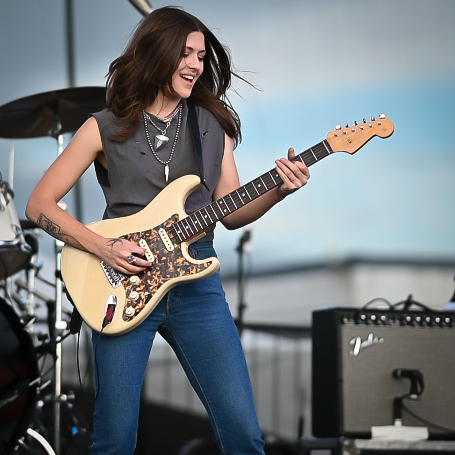 LarkinPoe-6611
