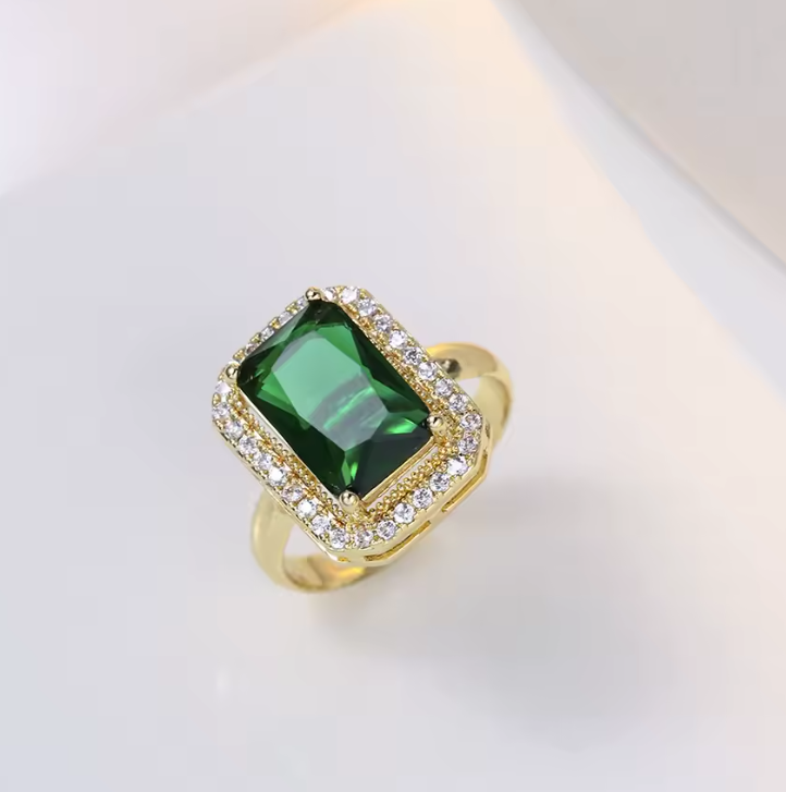Thumbnail: Emerald Royale Jewellery Set