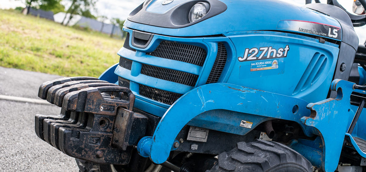 Micro tracteur 27 chevaux LS avec godet ou croco