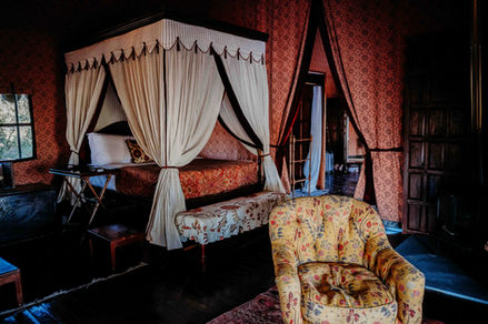 Camp Experience & Decor:
• Interior decor of Jack’s Camp luxury tent.
• The lounge area at Jack’s Camp features traditional interior design.
• Outdoor seating area at Jack’s Camp in Botswana.
• Luxury tented suite at Jack’s Camp in the Makgadikgadi.
Activities:
• Quad biking across the Makgadikgadi Salt Pans.
• Family riding quad bikes on the Botswana salt pans.
• Close interaction with meerkats at Jack’s Camp.
• Meerkat standing on the salt pan during sunrise.
• Game drive at Jack’s Camp in the desert landscape.
• Guide leading a quad bike tour on the salt pans.
Scenery & Wildlife:
• Sunset over the Makgadikgadi Salt Pans.
• Night sky filled with stars at Jack’s Camp.
• Wide view of the salt pan near Jack’s Camp.
• Desert wildlife spotted on a game drive.
• Scenic landscape of the Makgadikgadi area.
General Photos:
• Family exploring the salt pans near Jack’s Camp.
• Portrait with meerkats at Jack’s Camp.
• Luxury camp entrance and main area.
• Sunset silhouette on the Makgadikgadi Salt Pan.
• Campfire setup at Jack’s Camp during the evening.