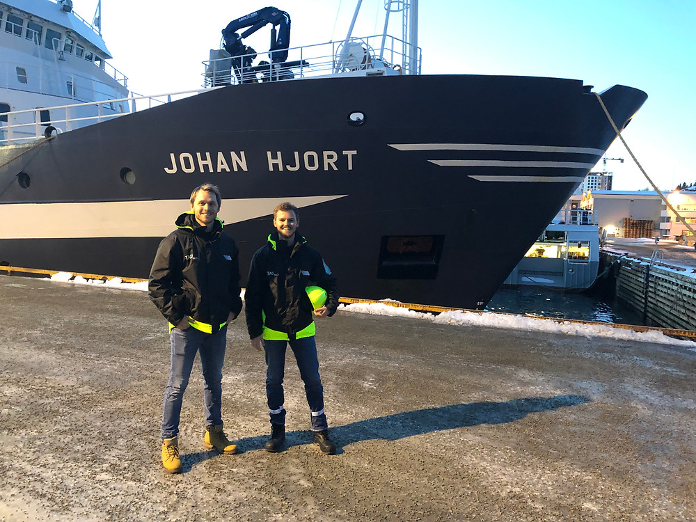 Sverre Olav Farstad og Øystein Tvedt foran Johan Hjort