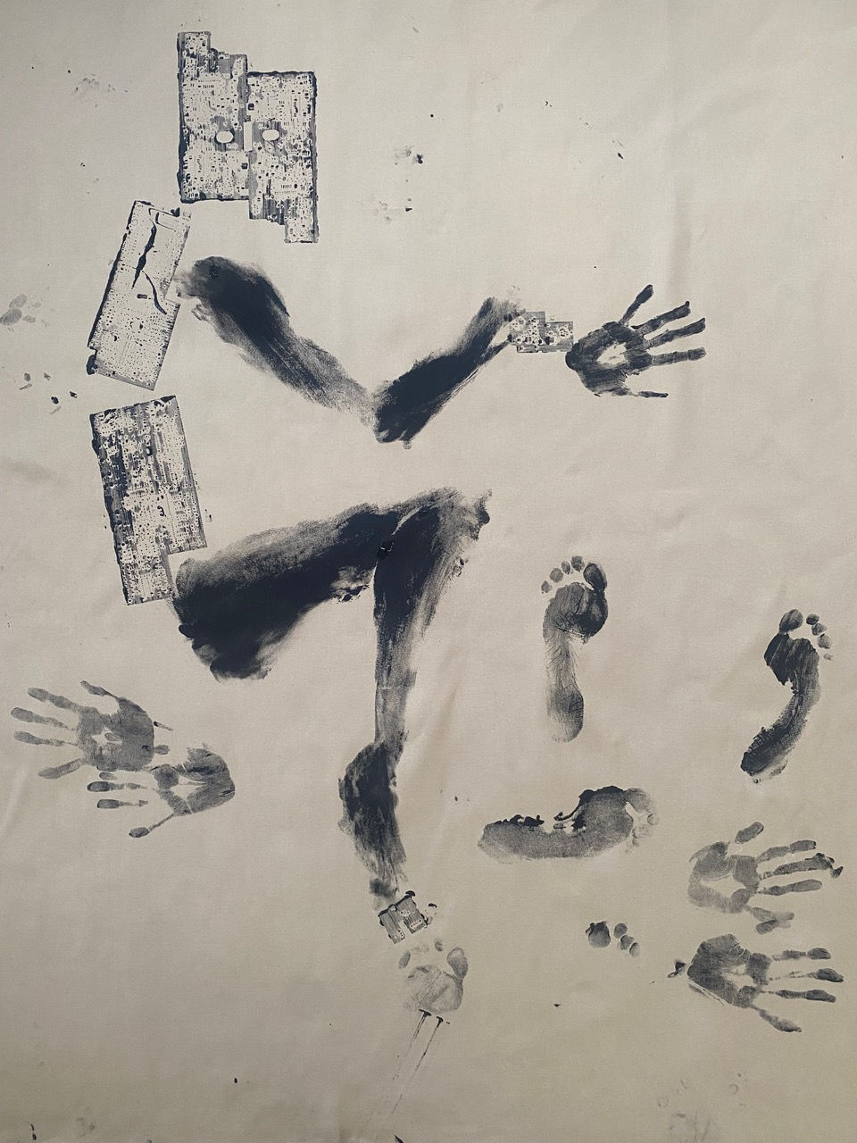 "Human-Nonhuman Bodies 33"
Nonhumans circuit boards, human bodies, mixed colors on canvas, 150 × 160 cm, 2024.