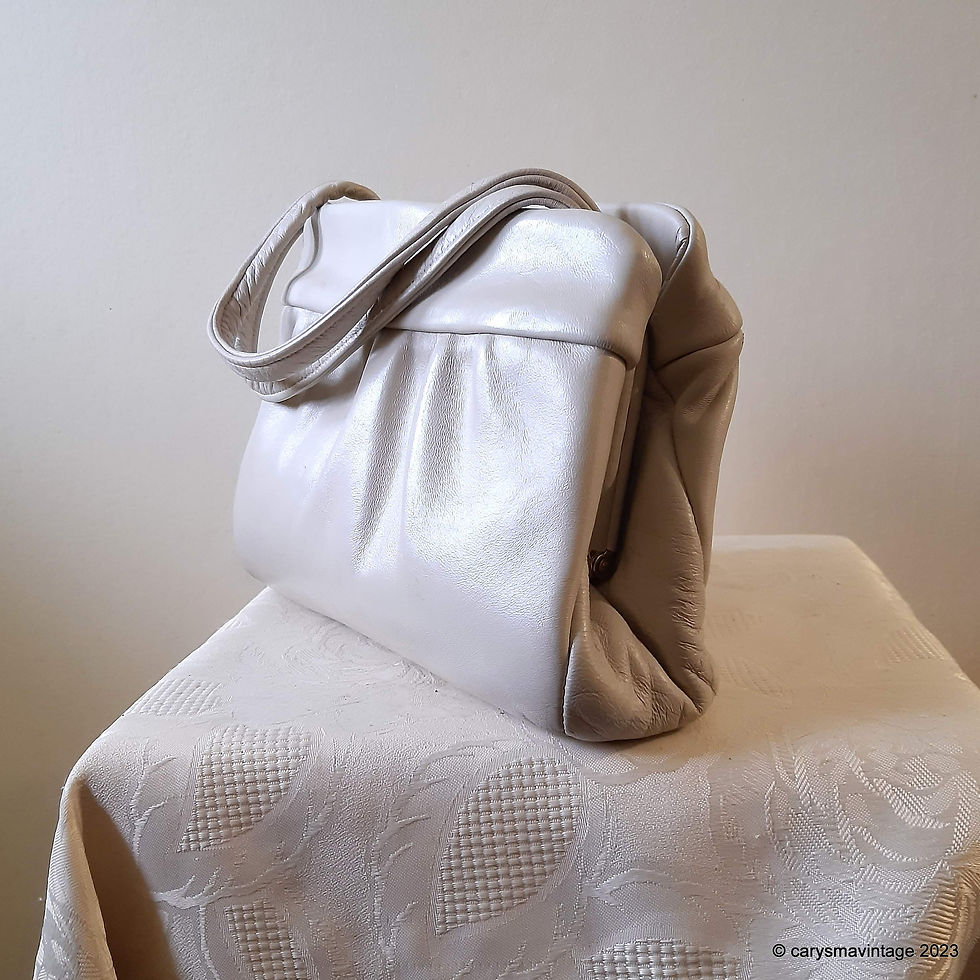 Thumbnail: Spearo cream beige soft leather handbag