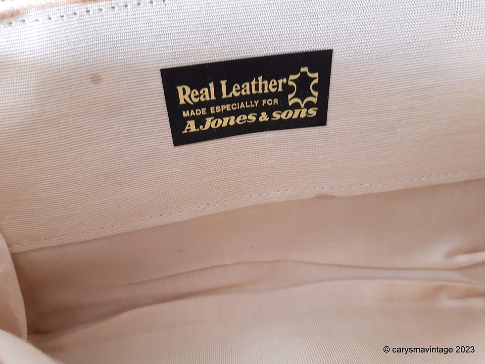 Thumbnail: A Jones vintage cream and pink leather shoulder bag