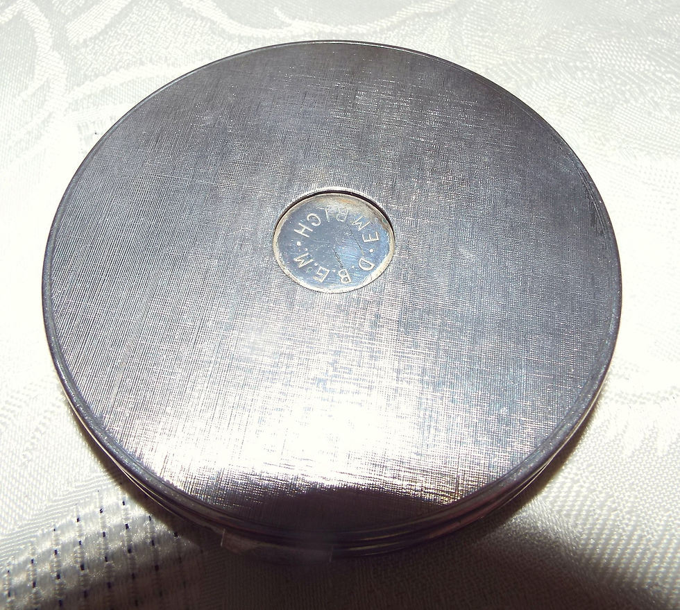 Thumbnail: Emrich silver coloured powder compact with marcasite detail