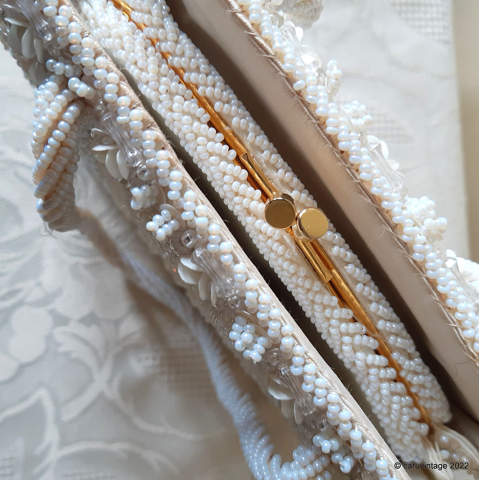 Thumbnail: Le Soir ivory white fully beaded sparkly evening bag