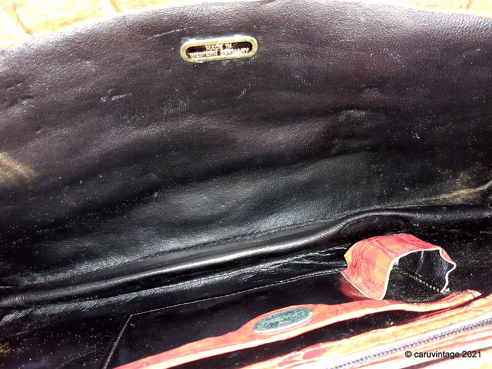 Thumbnail: 1950s/60s Comtesse red textured leather handbag