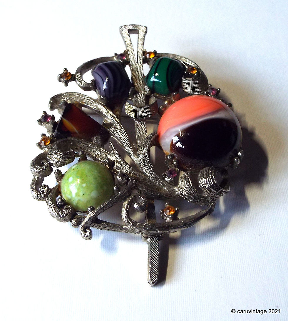 Thumbnail: Exquisite Scottish/Celtic style silver tone brooch with agate and cabachons