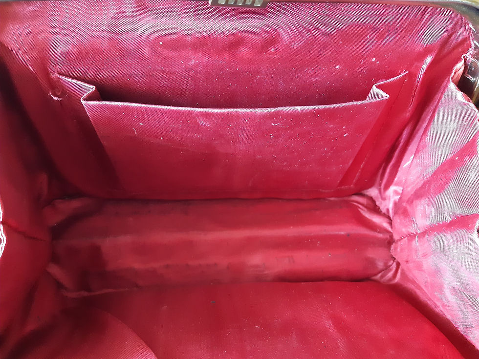 Thumbnail: 1950s deep red rigid box bag with single handle
