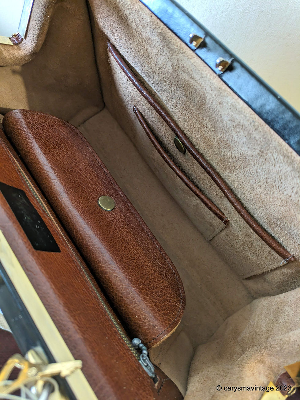 Thumbnail: Garfields tan and brown rigid top handle handbag/case
