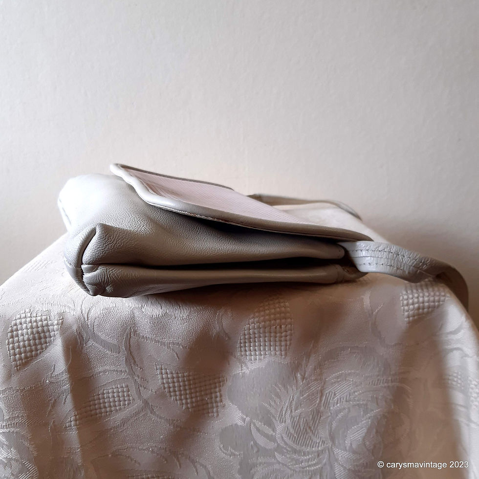 Thumbnail: A Jones vintage cream and pink leather shoulder bag