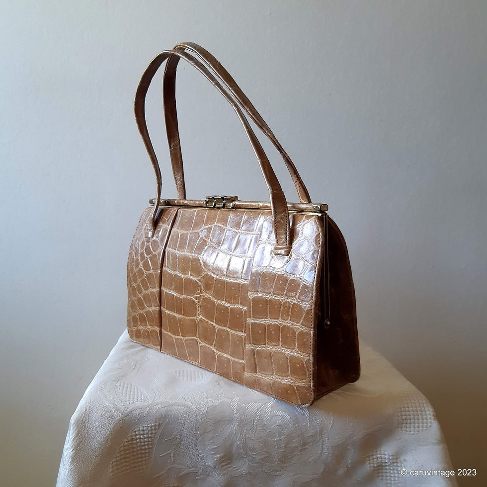 Thumbnail: Riviera honey caramel beige textured leather classic handbag
