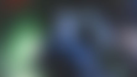 Quand une affiche 100 % canadienne débarque à L’Anti avec Chastity, Teeth, Anciients et Cancer Bats, on sait déjà que la soirée ne sera pas uniforme, et tant mieux. Chaque groupe arrive avec sa propre identité, et on passe sans transition d’ambiances introspectives à quelque chose de beaucoup plus rentre-dedans, puis à des passages plus techniques, avant de finir dans un chaos complètement assumé. Ce genre de diversité garde la soirée vivante du début à la fin, sans jamais donner l’impression de voir deux fois la même chose. Il y a aussi quelque chose de particulièrement satisfaisant à voir des bands d’ici parcourir autant de route pour venir jouer devant nous. Anciients, entre autres, ont littéralement traversé le pays pour être là. Ça donne une vibe presque rassembleuse, comme si plusieurs facettes de la scène lourde canadienne se croisaient dans une même salle.