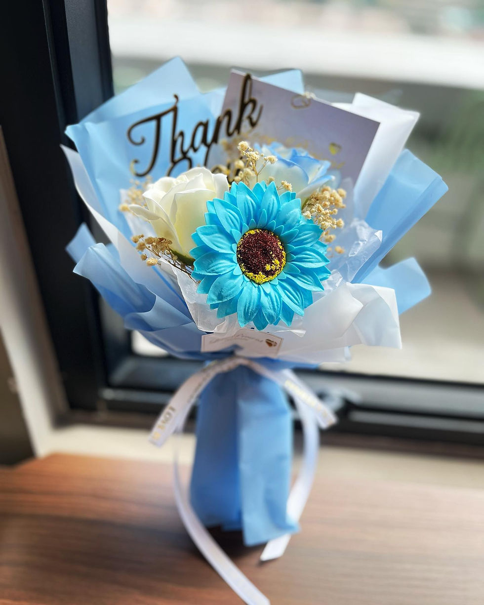 縮圖：玫瑰向日葵香皂花束 (S) -  Size S Soap Flower Bouquet