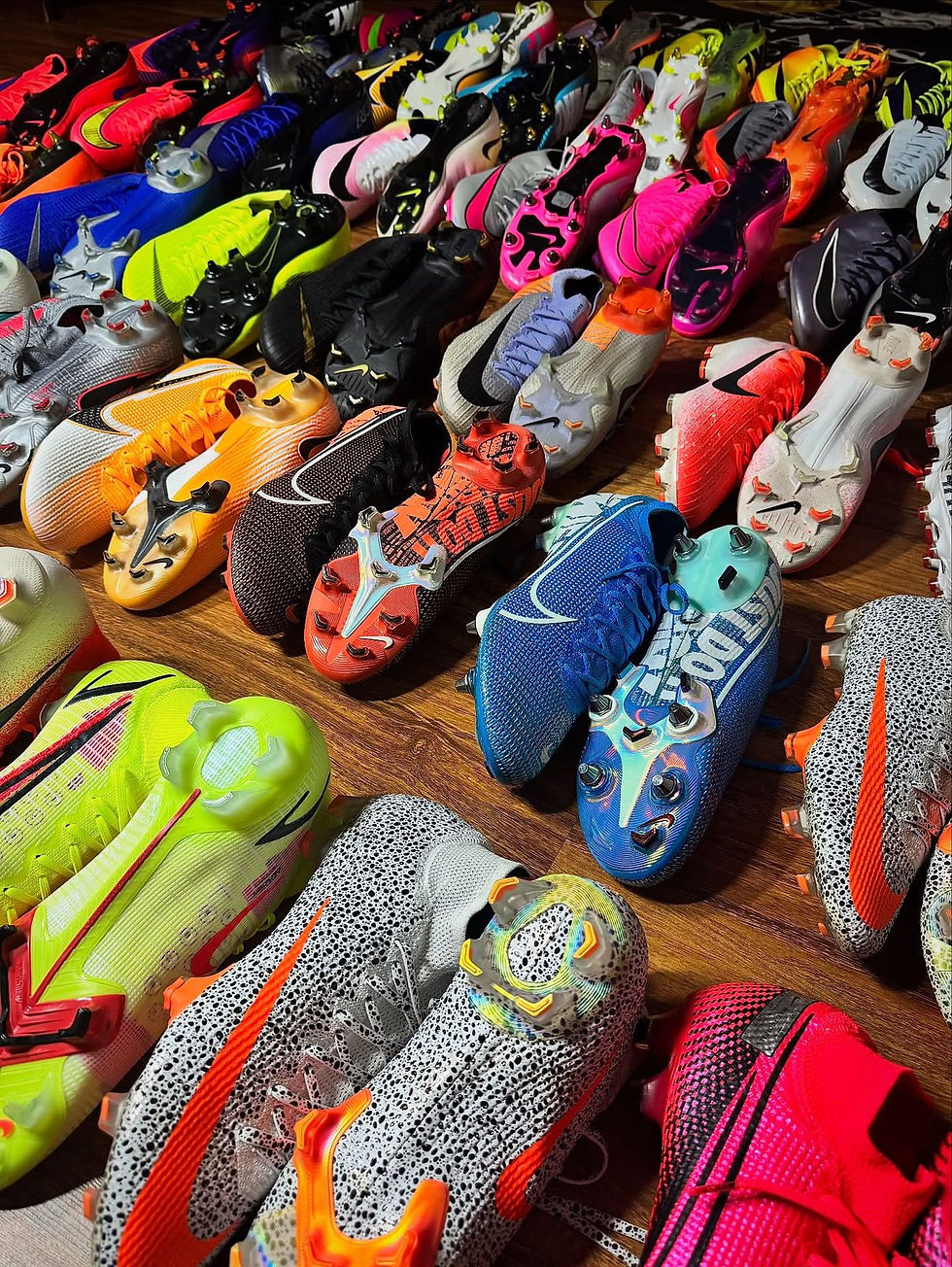 Thumbnail: premium bale of mixed football boots