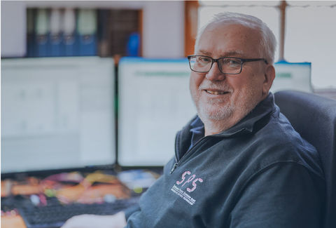 Albert Flores-Steuerungstechniker