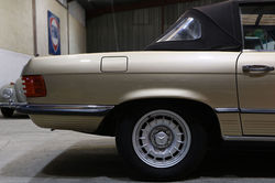 Mercedes 280 SL R107-49