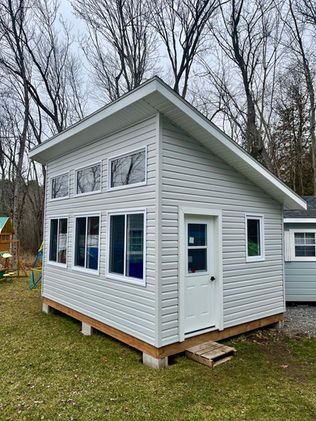 Modern bunkie/sunroom with lots of natural light