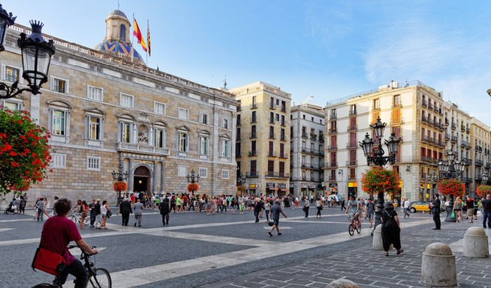 Tips Liburan Asyik ke Spanyol