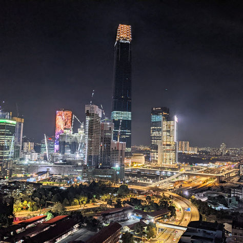 KUALA LUMPUR, L'ÉTRANGE SPÉCIMEN