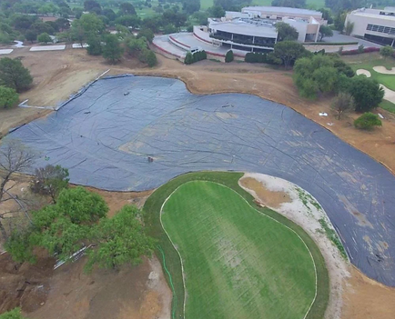 Membrana PVC impermeabilizacion lagunas artificiales espejos de agua argentina AQUALINER