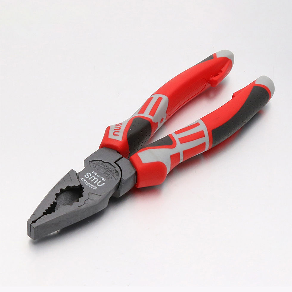 Miniatura: A versatile F-Type adjustable wrench is tightening a pipe, showcasing its functionality in plumbing tasks.