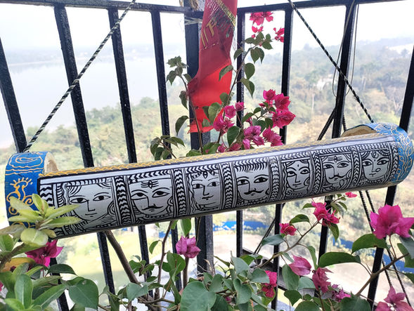 A natural alternative to plastic pots. Buy our exclusive range of Bamboo hand painted eco friendly planters.