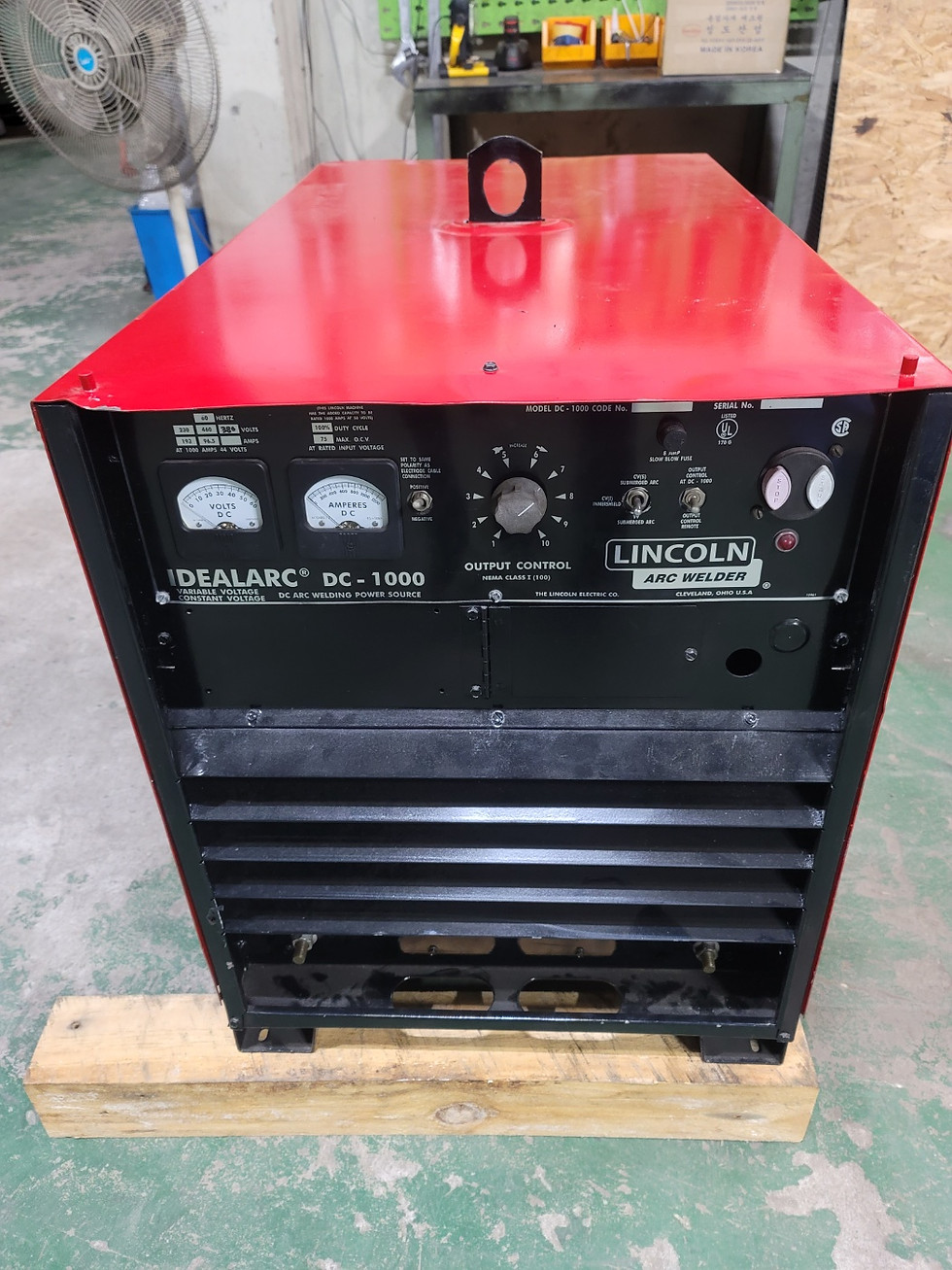 Thumbnail: Idealarc® DC-1000 Multi-Process Welder