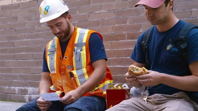 Instituto Ronald McDonald agradece a canadenses com cartas