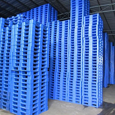 plastic-pallet-in-warehouse.jpg