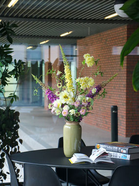 Boeket zijden bloemen, valse bloemen
