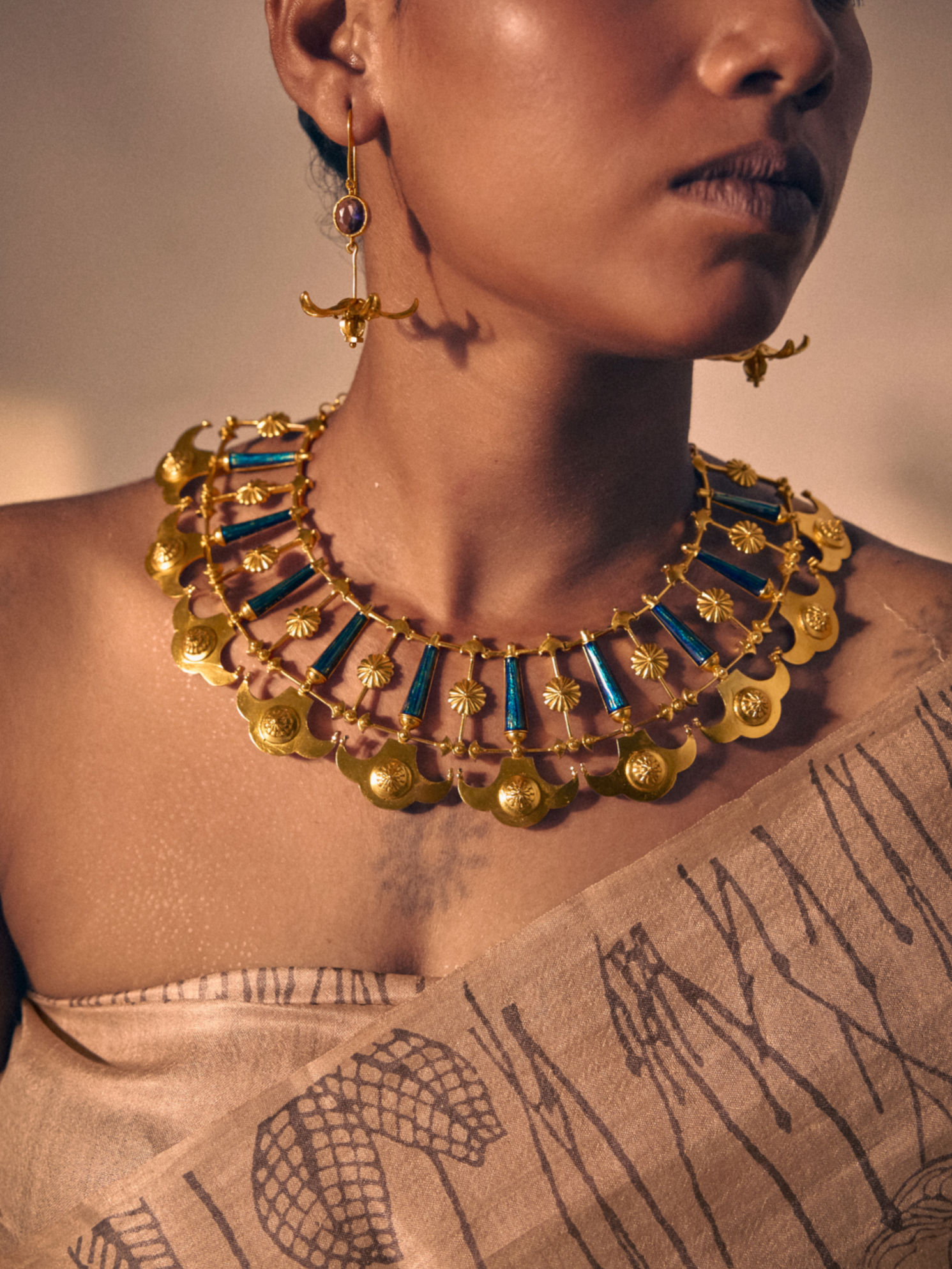 Himel Neckpiece