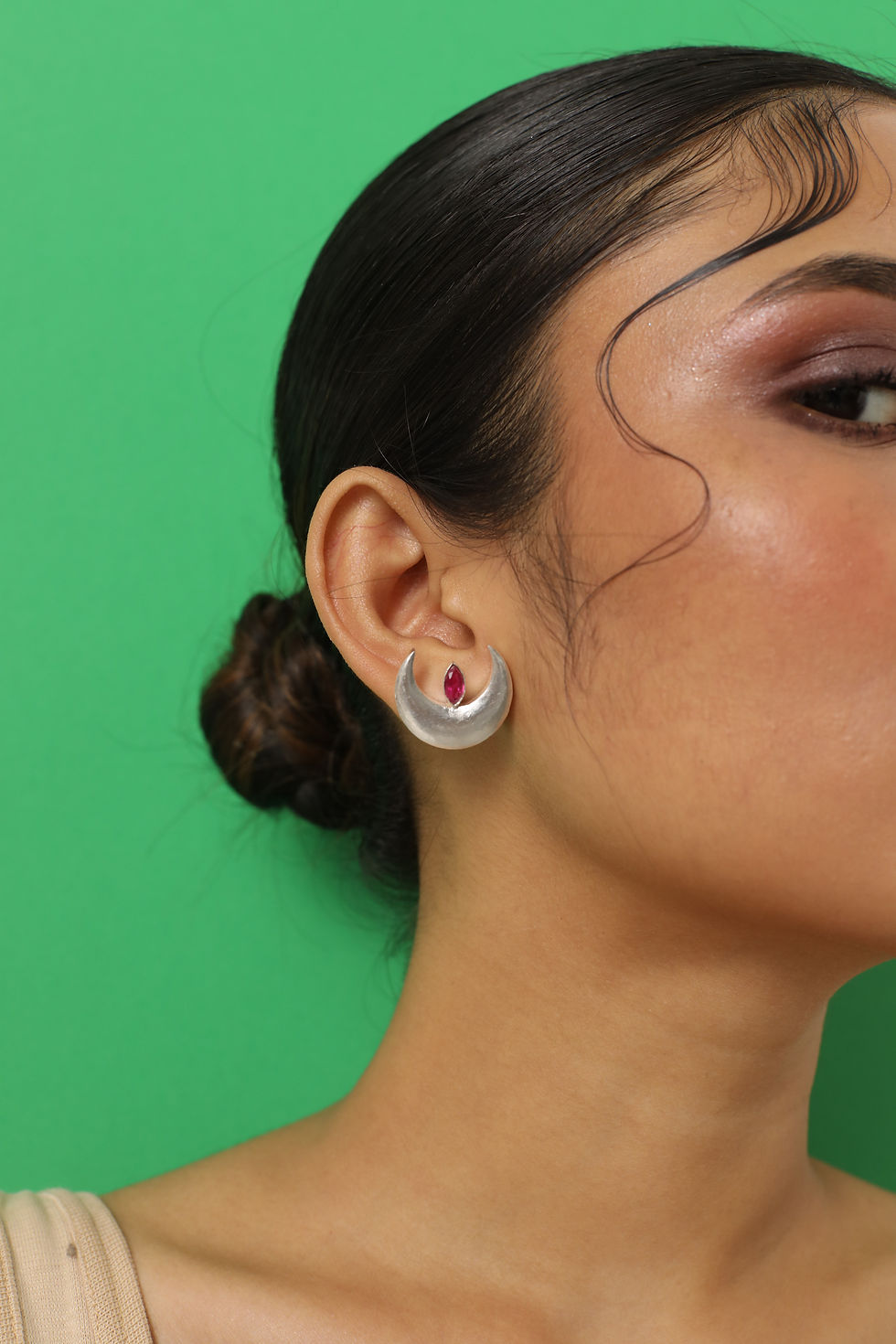 Thumbnail: Trilochona Silver Stud