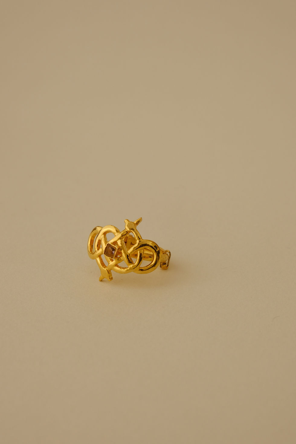 Thumbnail: Serpentwine Ring