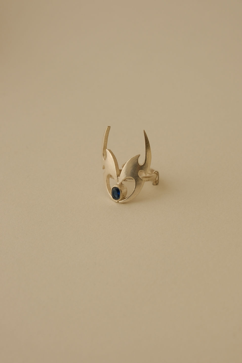 Thumbnail: Hornet Ring