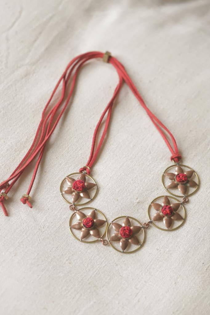 Flower choker