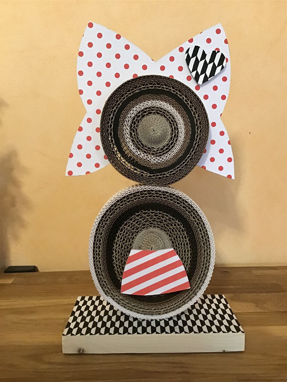 Alsacienne en dentelle de carton.jpg