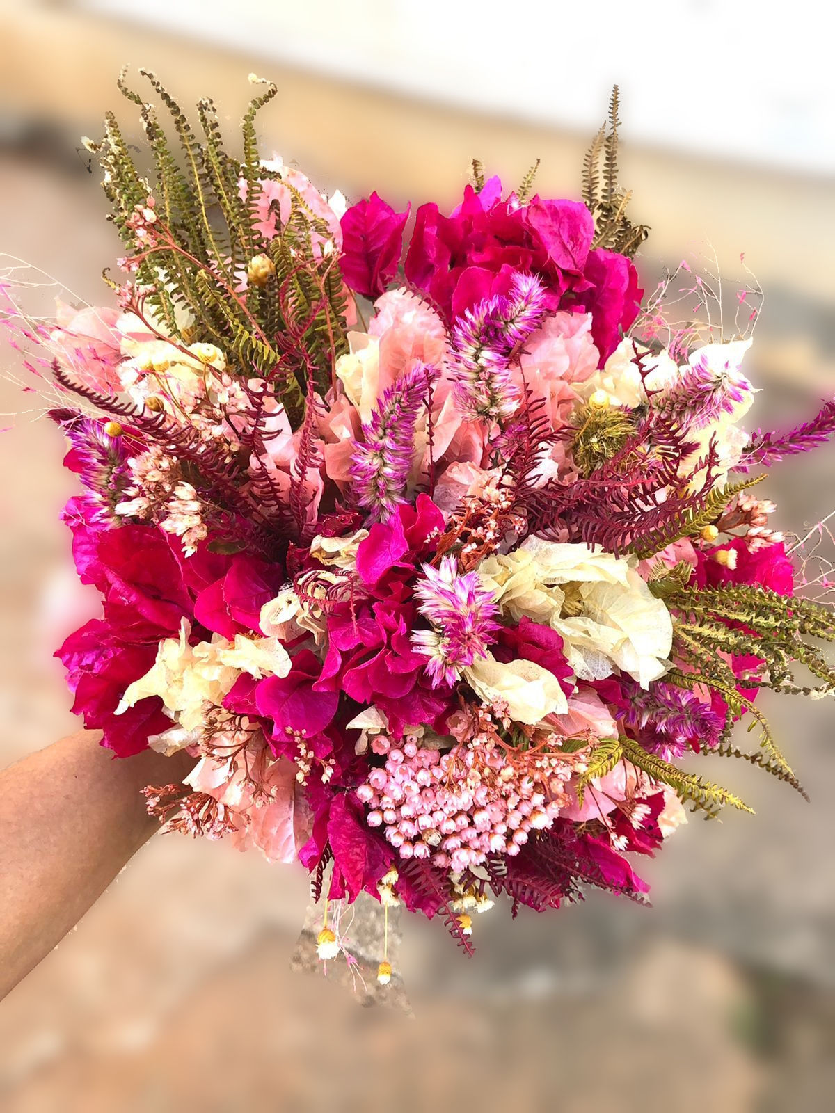 Buquê de Noivas Fúcsia com Flores e Desidratadas