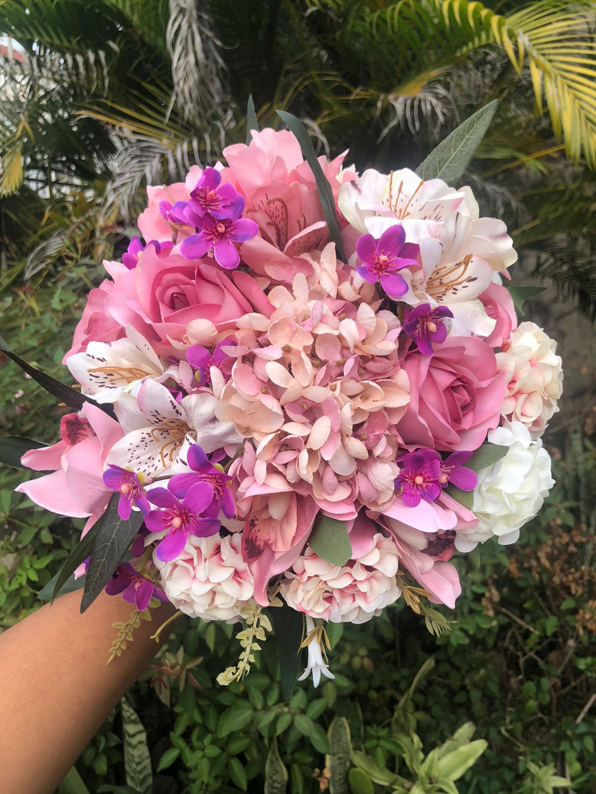 Buquê de Noivas Rosa Com Flores Permanentes
