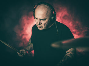 Komunál v akci: Exkluzivní pohled do zákulisí nahrávání nové desky v MC Studios