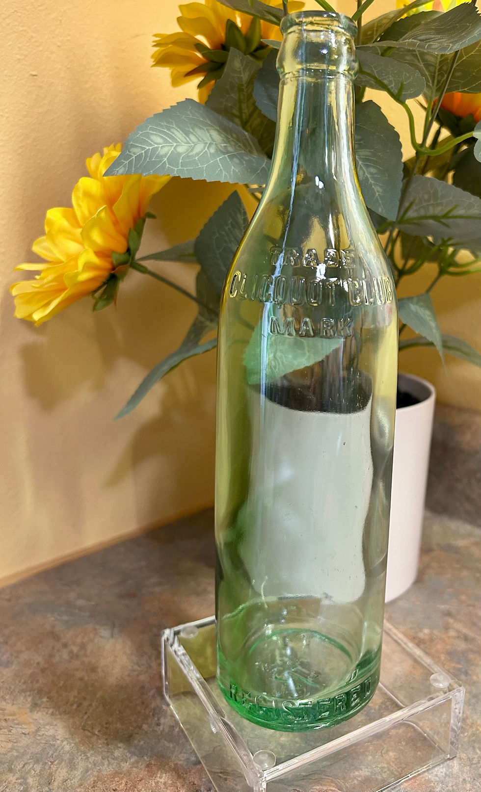 Thumbnail: Gorgeous "Trade Clicquot Club Mark" Clicquot Club Company Aqua-Green Glass