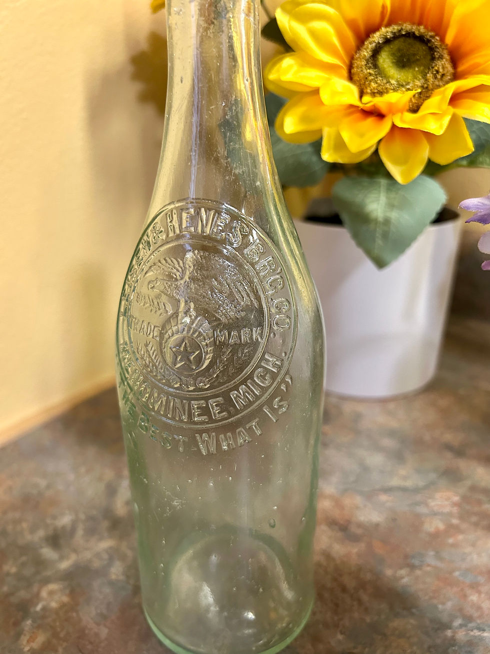 Thumbnail: Leisen & Henes Brewing Co. of Menominee, Michigan "The Best What Is" Glass
